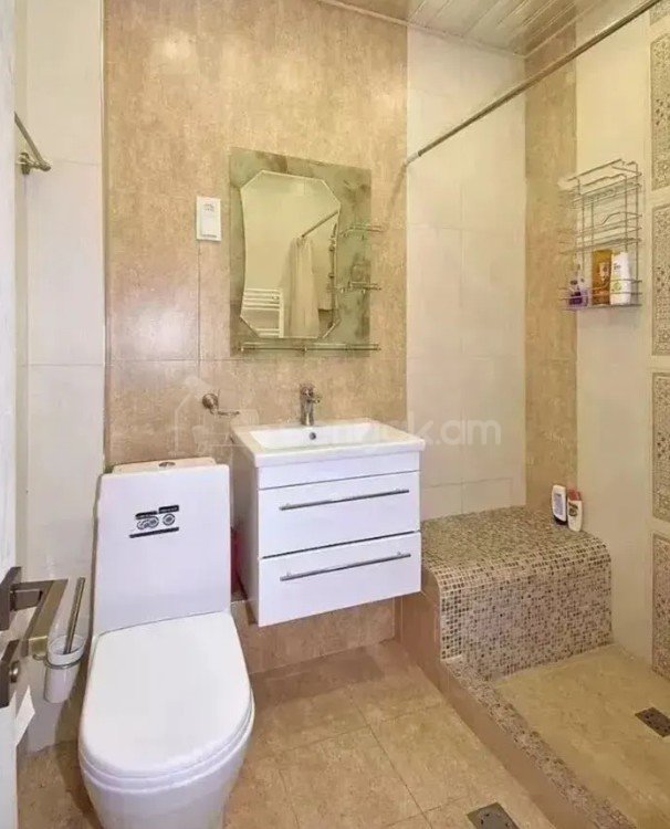 3 Սենյականոց Բնակարան Քարե Շենքում, 105քմ, 3/5 հարկ, Կապիտալ Վերանորոգված, Կահավորված, Արևկող