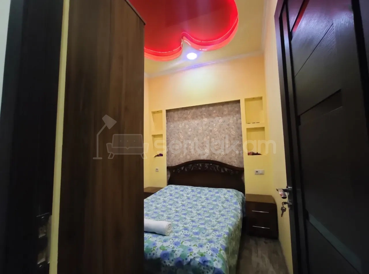 2 Սենյականոց Բնակարան Քարե Շենքում, 35քմ, 4/4 հարկ, Դիզայներական Վերանորոգված, Կահավորված
