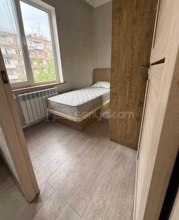 3 Սենյականոց Բնակարան Քարե Շենքում, 55քմ, 2/3 հարկ, Դիզայներական Վերանորոգված, Կահավորված, Արևկող