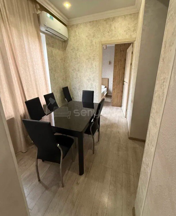 3 Սենյականոց Բնակարան Քարե Շենքում, 55քմ, 2/3 հարկ, Դիզայներական Վերանորոգված, Կահավորված, Արևկող