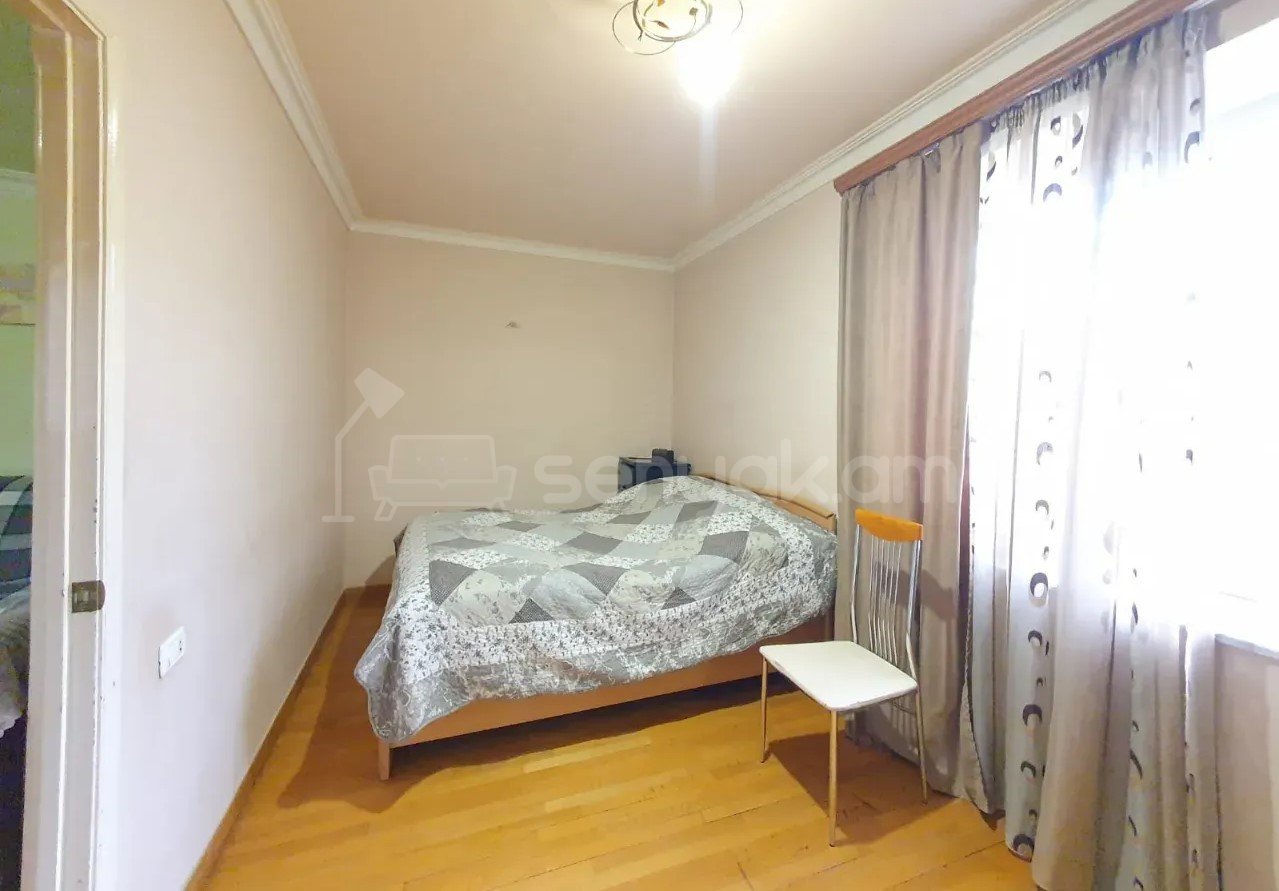 2 Սենյականոց Բնակարան Քարե Շենքում, 44քմ, 4/5 հարկ, Նորմալ Վիճակում