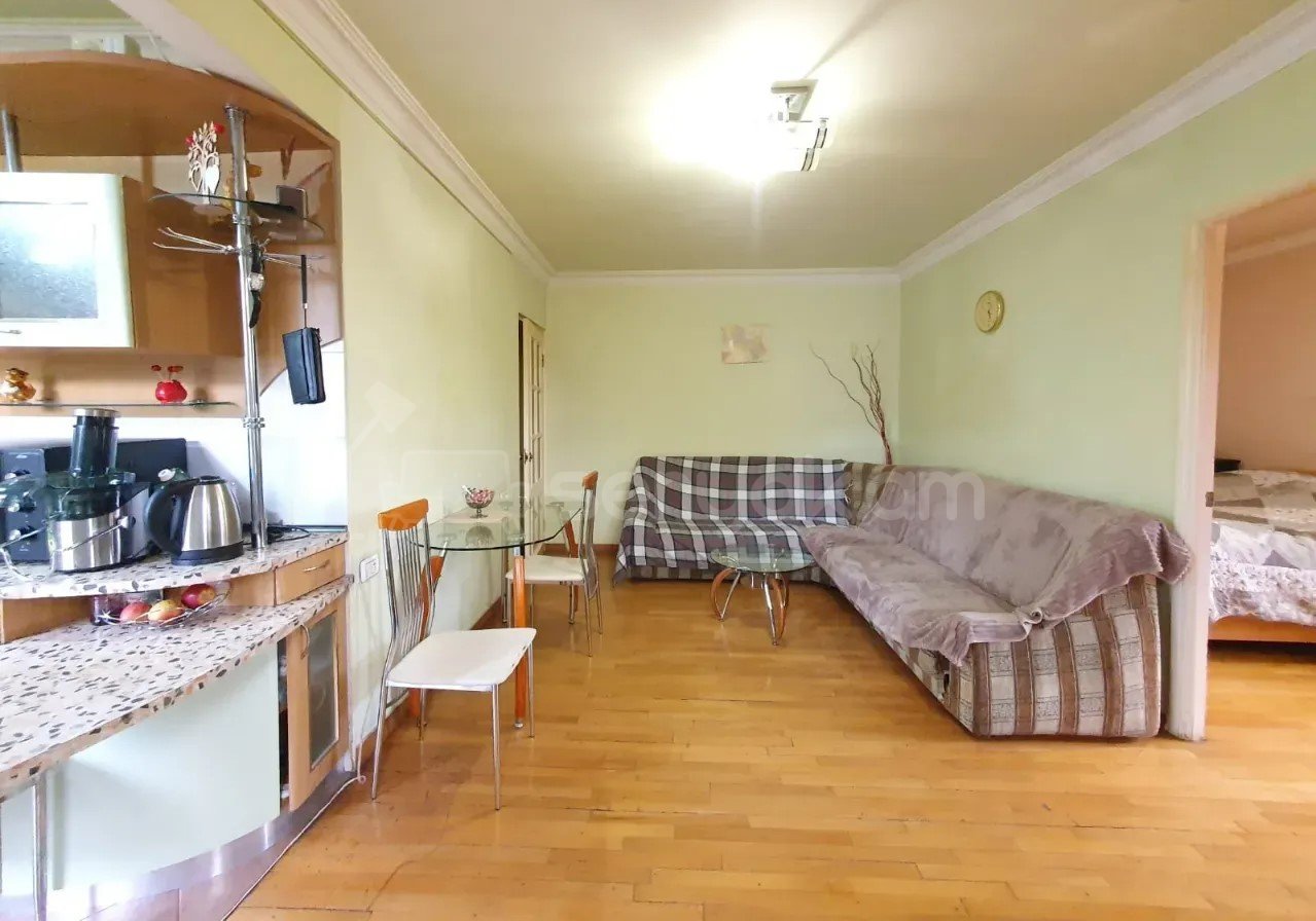 2 Սենյականոց Բնակարան Քարե Շենքում, 44քմ, 4/5 հարկ, Նորմալ Վիճակում