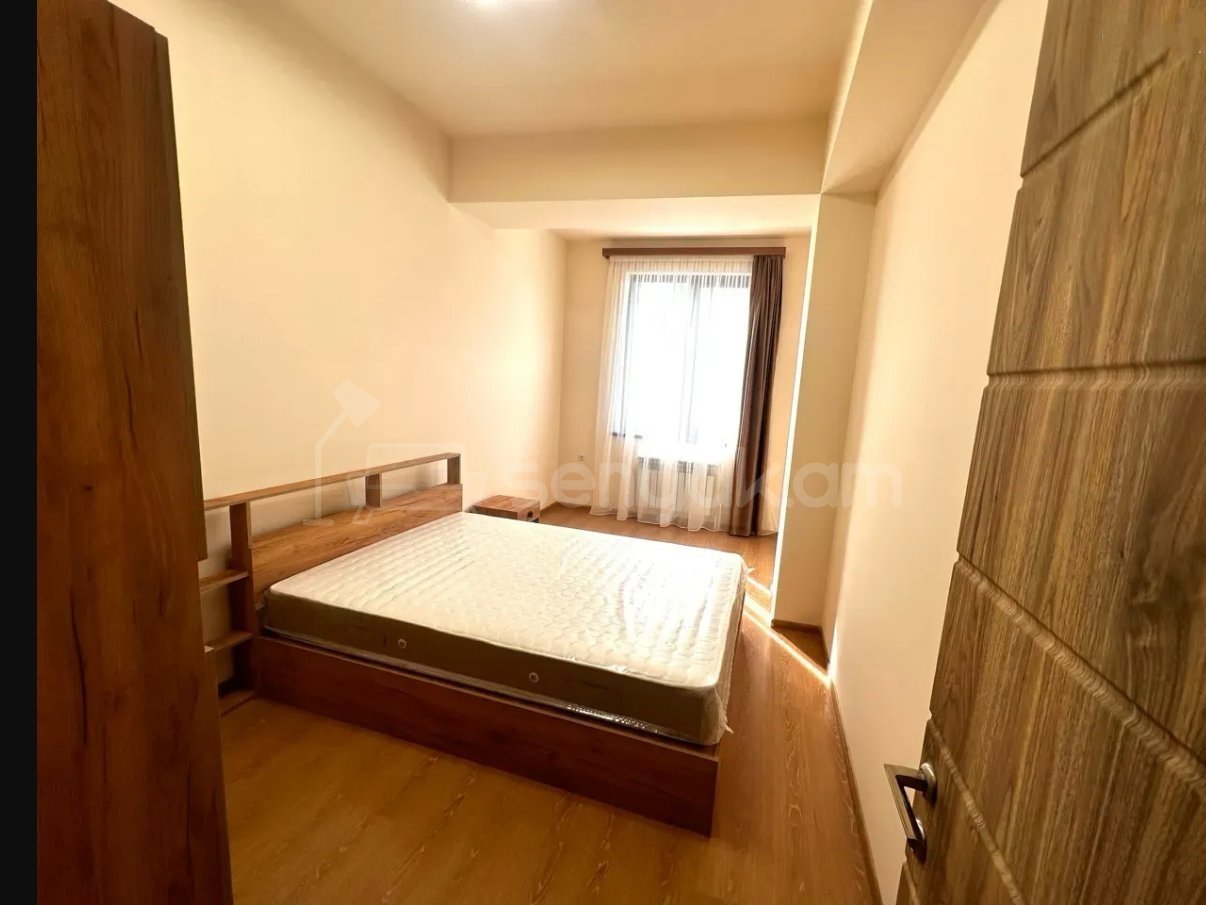 4 Սենյականոց Բնակարան, 96քմ, 8/14 հարկ, Կապիտալ Վերանորոգված, Կահավորված