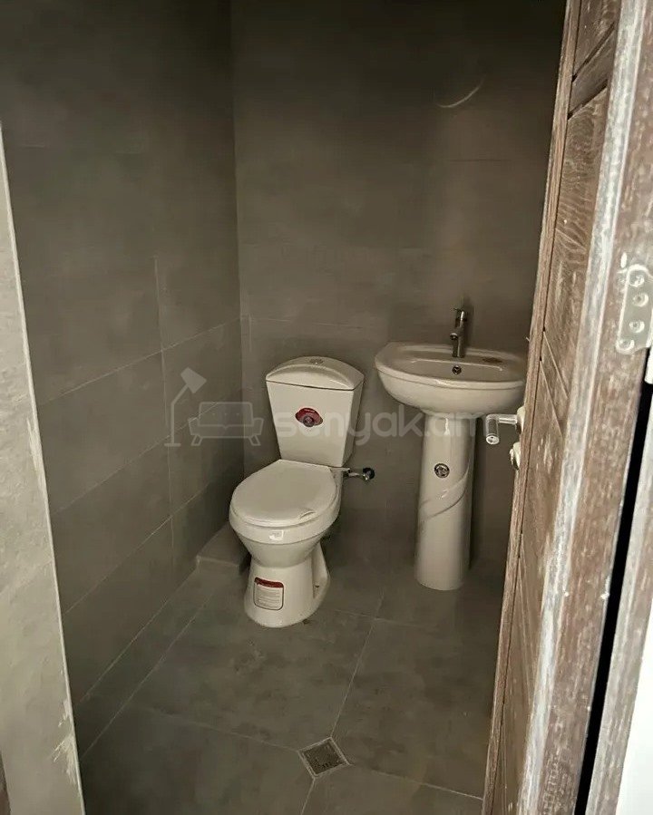 3 Սենյականոց Բնակարան Նորակառույցում, 95քմ, 3/8 հարկ, Կապիտալ Վերանորոգված
