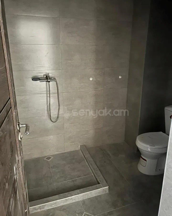 3 Սենյականոց Բնակարան Նորակառույցում, 95քմ, 3/8 հարկ, Կապիտալ Վերանորոգված
