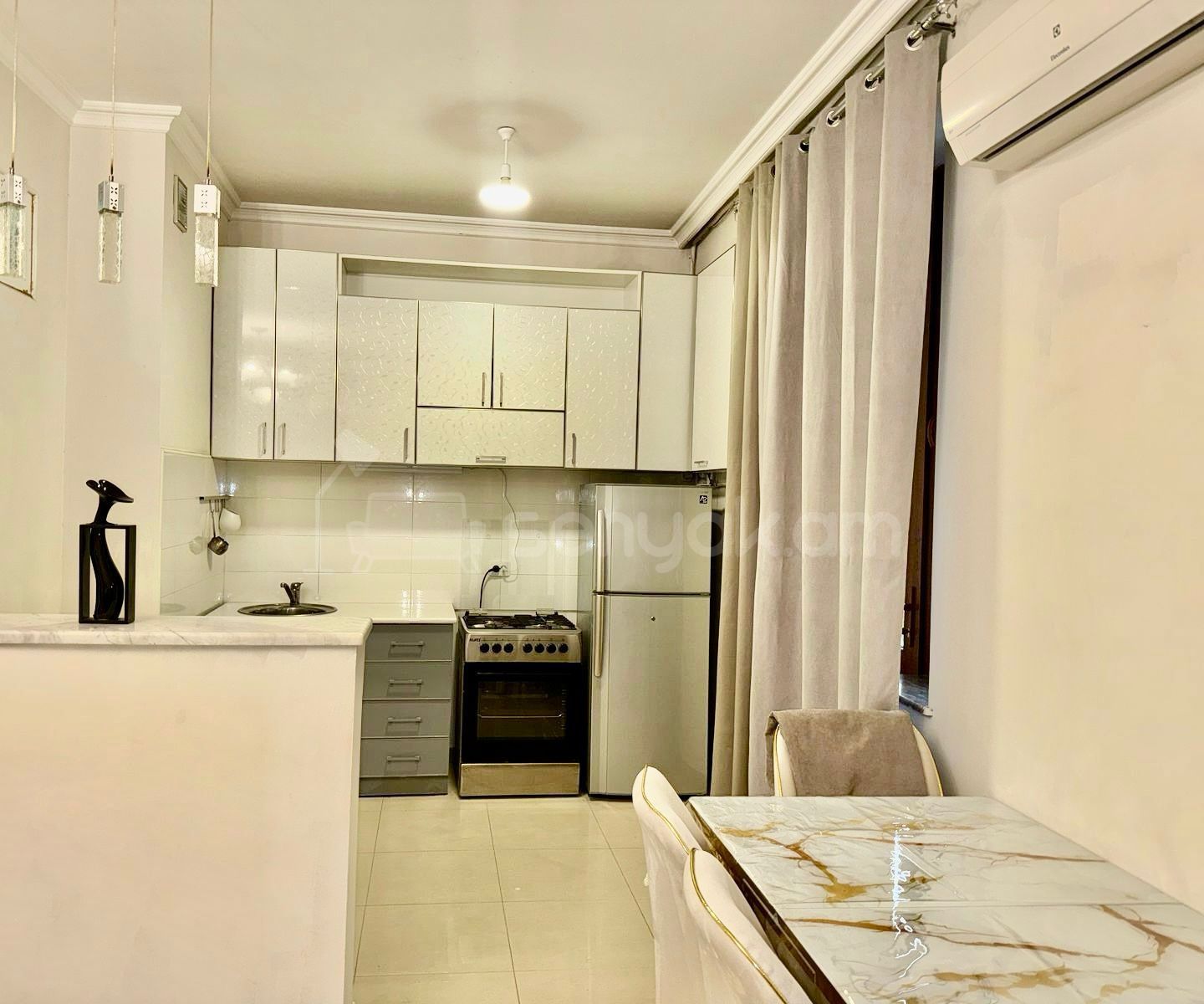 3 Սենյականոց Բնակարան Նորակառույցում, 90քմ, 3/9 հարկ, Կապիտալ Վերանորոգված, Կահավորված