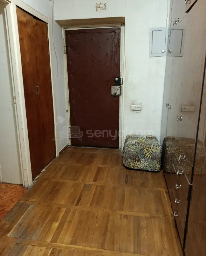 3 Սենյականոց Բնակարան Քարե Շենքում, 73քմ, 3/5 հարկ, Նորմալ Վիճակում