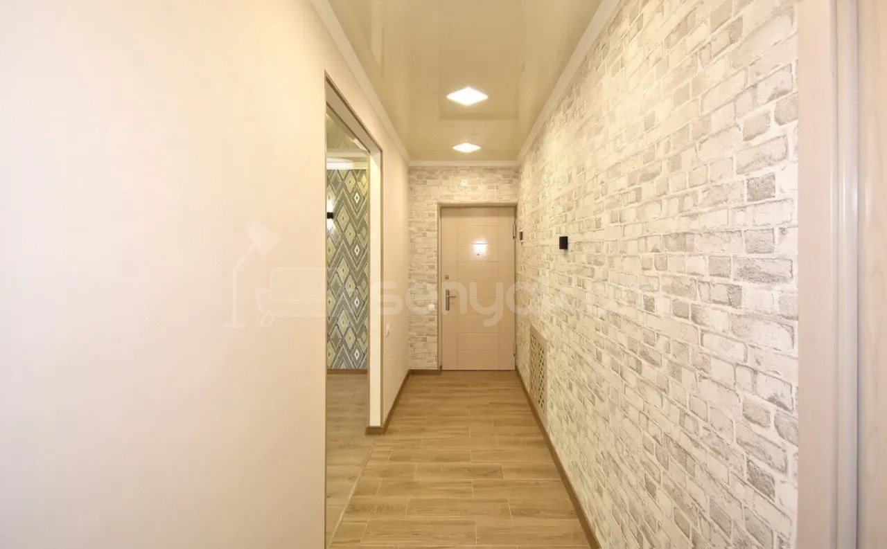 3 Սենյականոց Բնակարան Քարե Շենքում, 72քմ, 3/5 հարկ, Կապիտալ Վերանորոգված