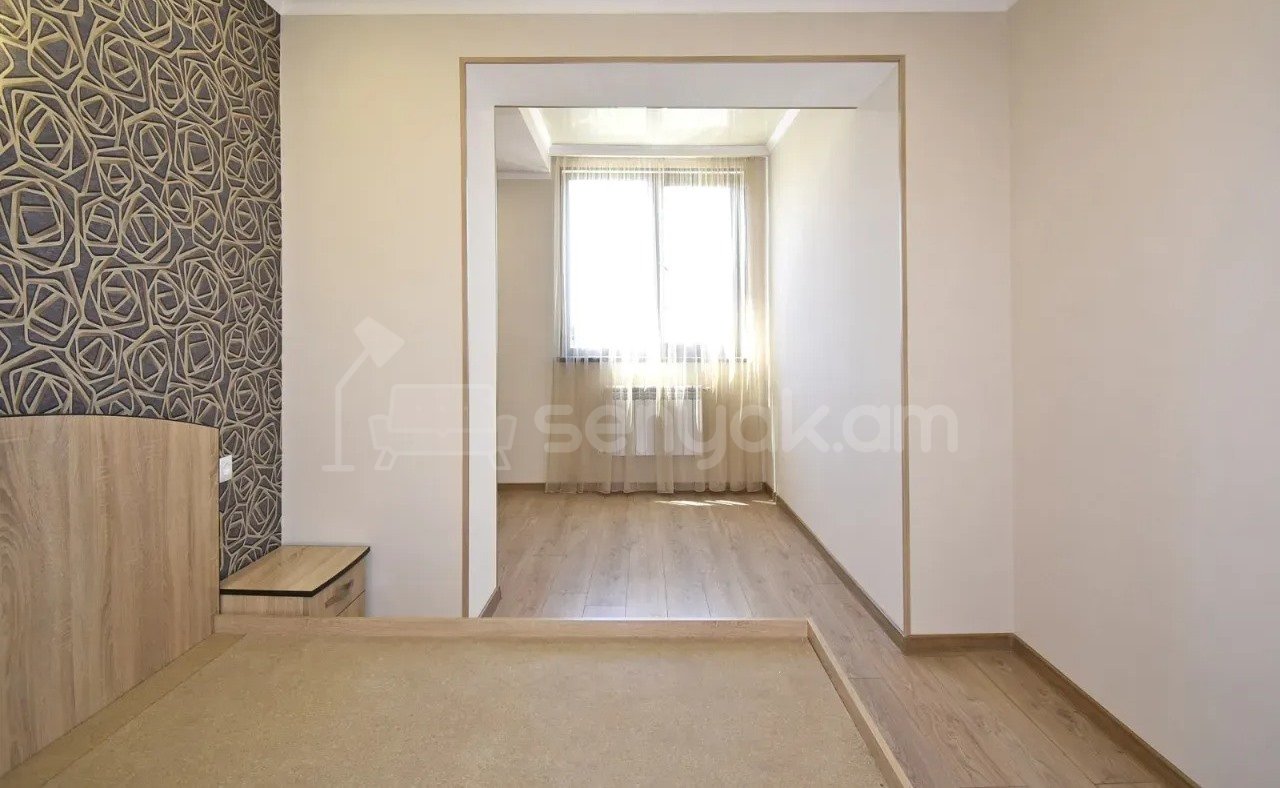 3 Սենյականոց Բնակարան Քարե Շենքում, 72քմ, 3/5 հարկ, Կապիտալ Վերանորոգված
