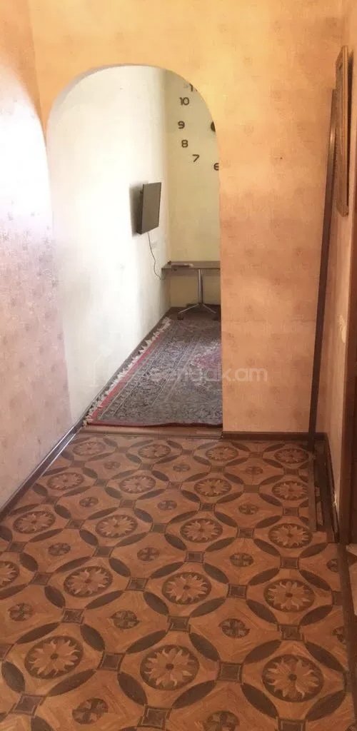 3 Սենյականոց Բնակարան Քարե Շենքում, 55քմ, 3/5 հարկ, Նորմալ Վիճակում, Կահավորված