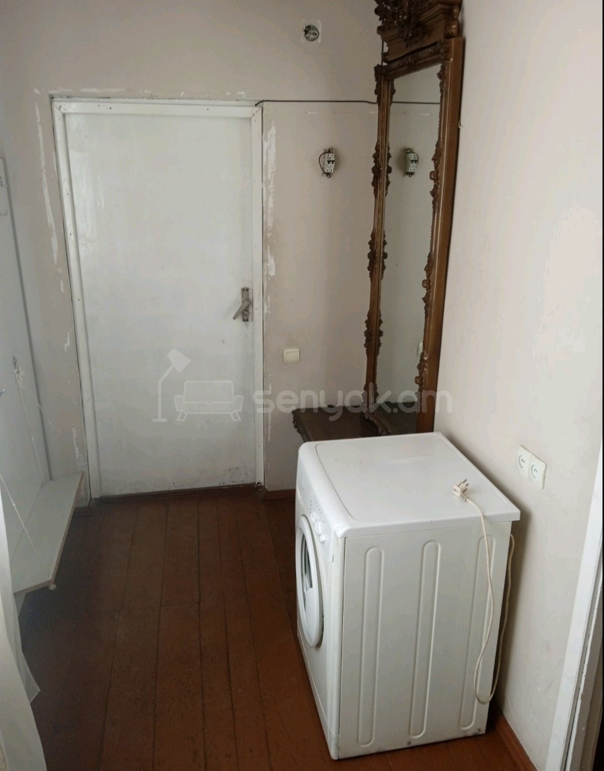 3 Սենյականոց Բնակարան Քարե Շենքում, 72քմ, 1/1 հարկ, Նորմալ Վիճակում, Կահավորված