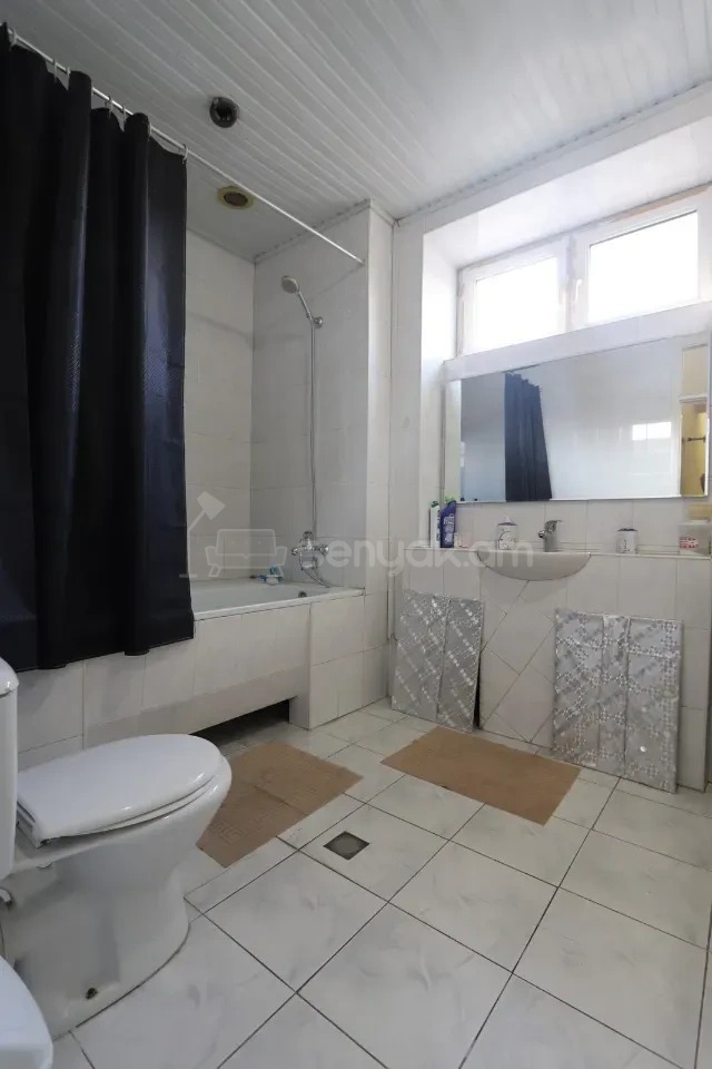 3 Սենյականոց Բնակարան Քարե Շենքում, 90քմ, 3/4 հարկ, Կապիտալ Վերանորոգված, Կահավորված