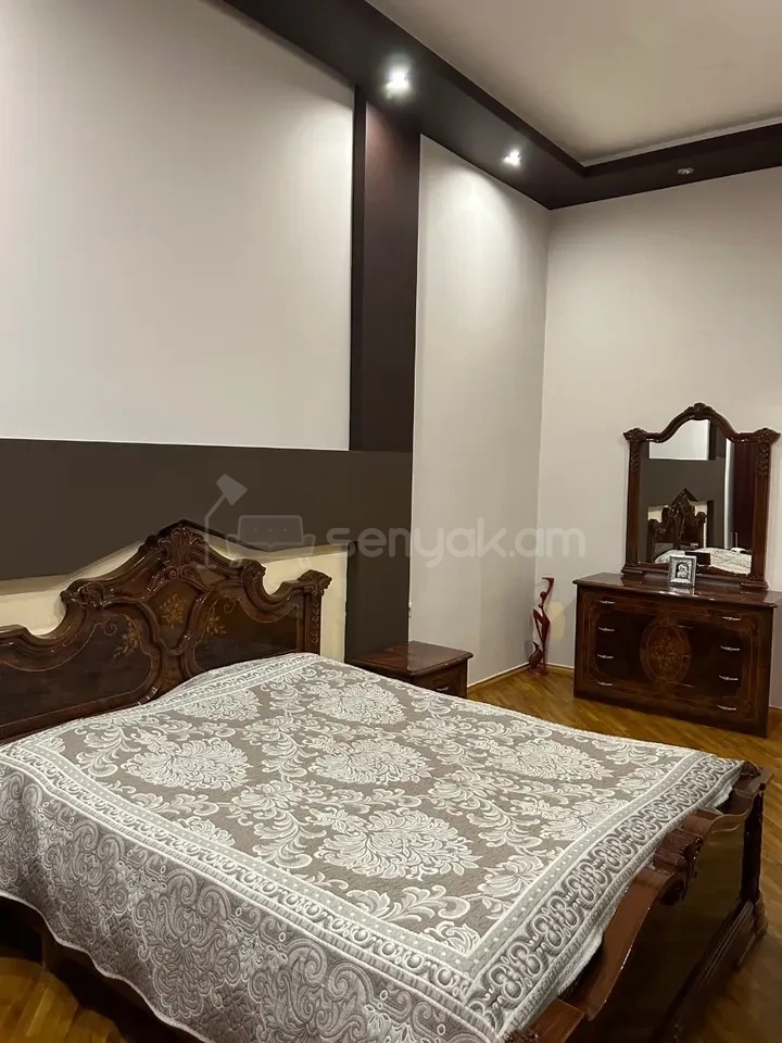 3 Սենյականոց Բնակարան Քարե Շենքում, 90քմ, 3/4 հարկ, Կապիտալ Վերանորոգված, Կահավորված