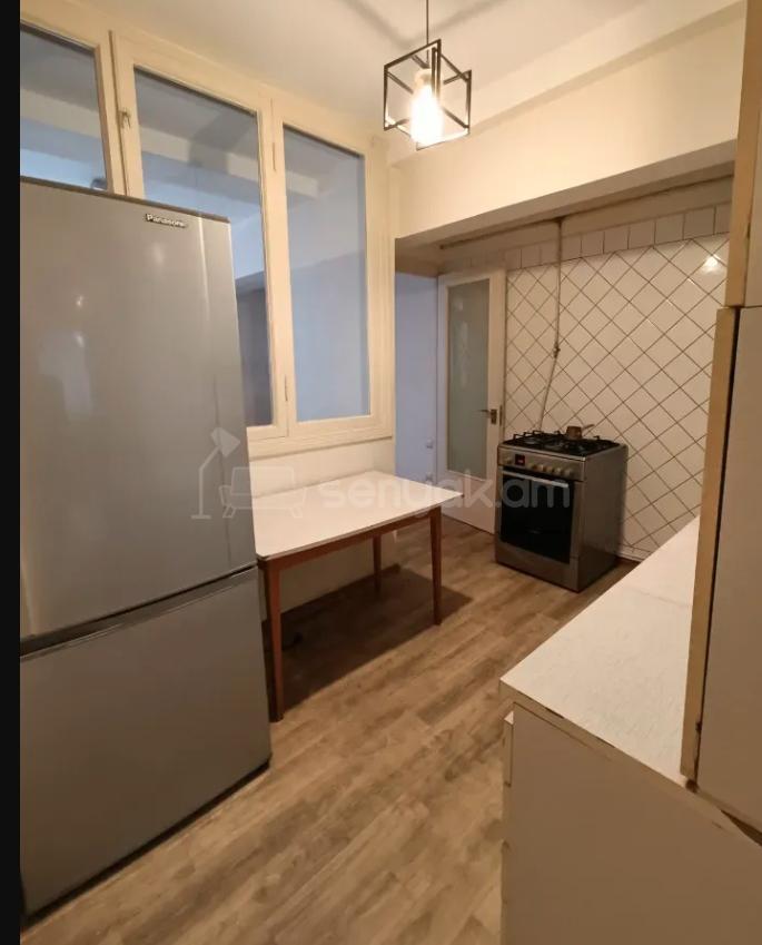 3 Սենյականոց Բնակարան, 80քմ, 10/10 հարկ, Կոսմետիկ Վերանորոգված, Կահավորված