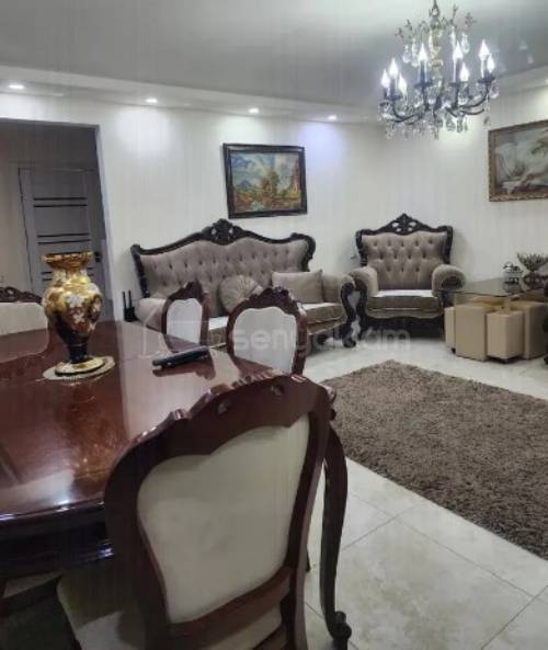 5 Սենյականոց Բնակարան Քարե Շենքում, 124քմ, 3/5 հարկ, Կապիտալ Վերանորոգված