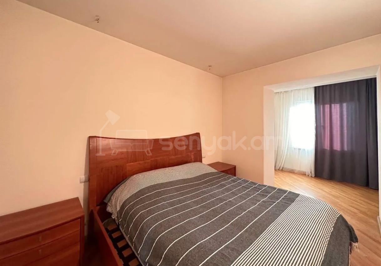 5 Սենյականոց Բնակարան Քարե Շենքում, 143քմ, 5/5 հարկ, Կապիտալ Վերանորոգված, Կահավորված