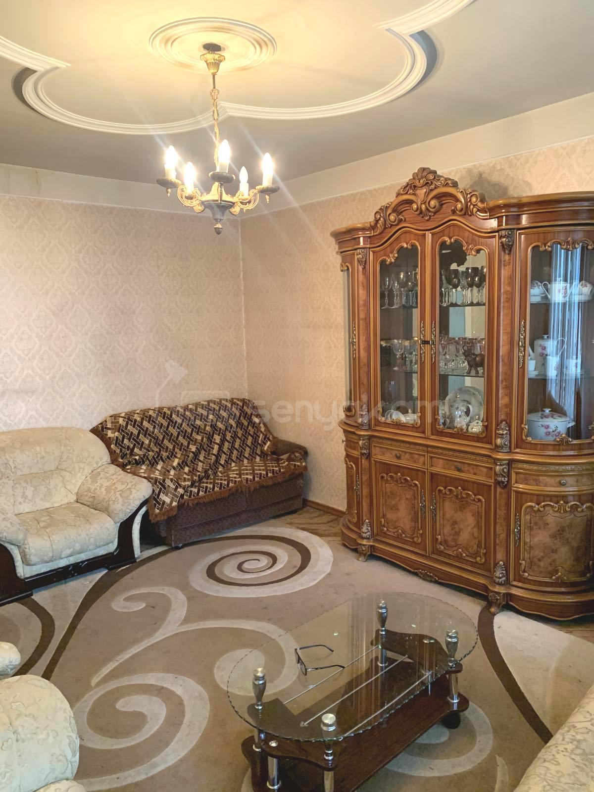 3 Սենյականոց Բնակարան Քարե Շենքում, 77քմ, 4/5 հարկ, Նորմալ Վիճակում