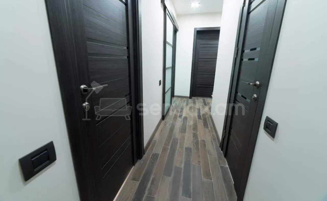 3 Սենյականոց Բնակարան Քարե Շենքում, 80քմ, 6/6 հարկ, Կապիտալ Վերանորոգված, Կահավորված, Արևկող
