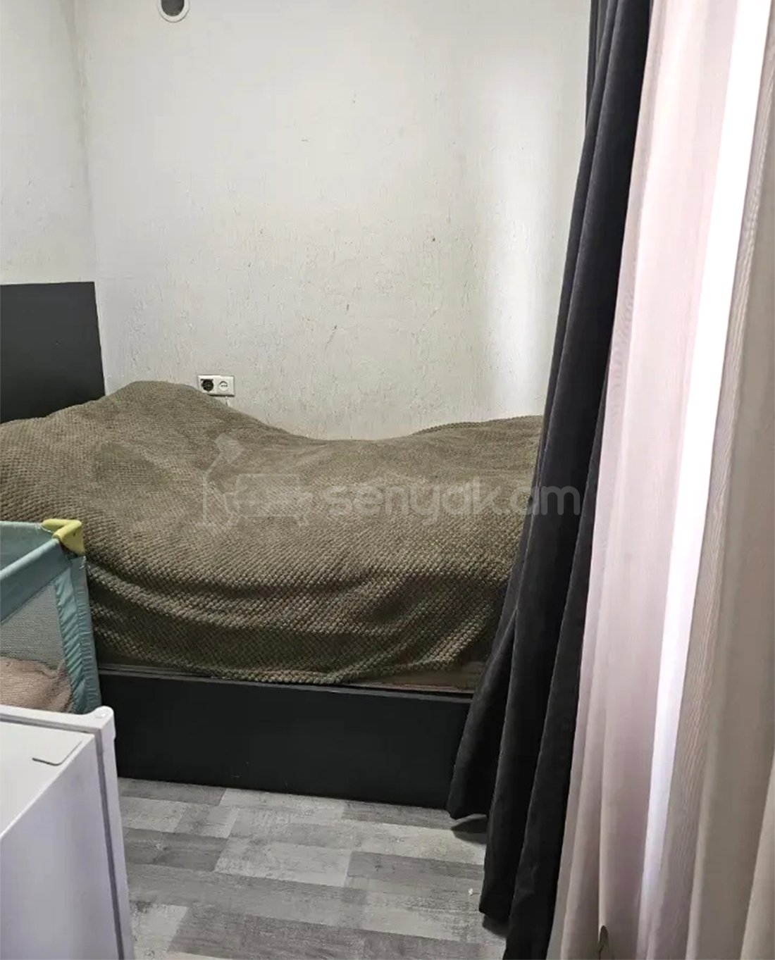 1 Սենյականոց Բնակարան Քարե Շենքում, 30քմ, 3/5 հարկ, Կապիտալ Վերանորոգված