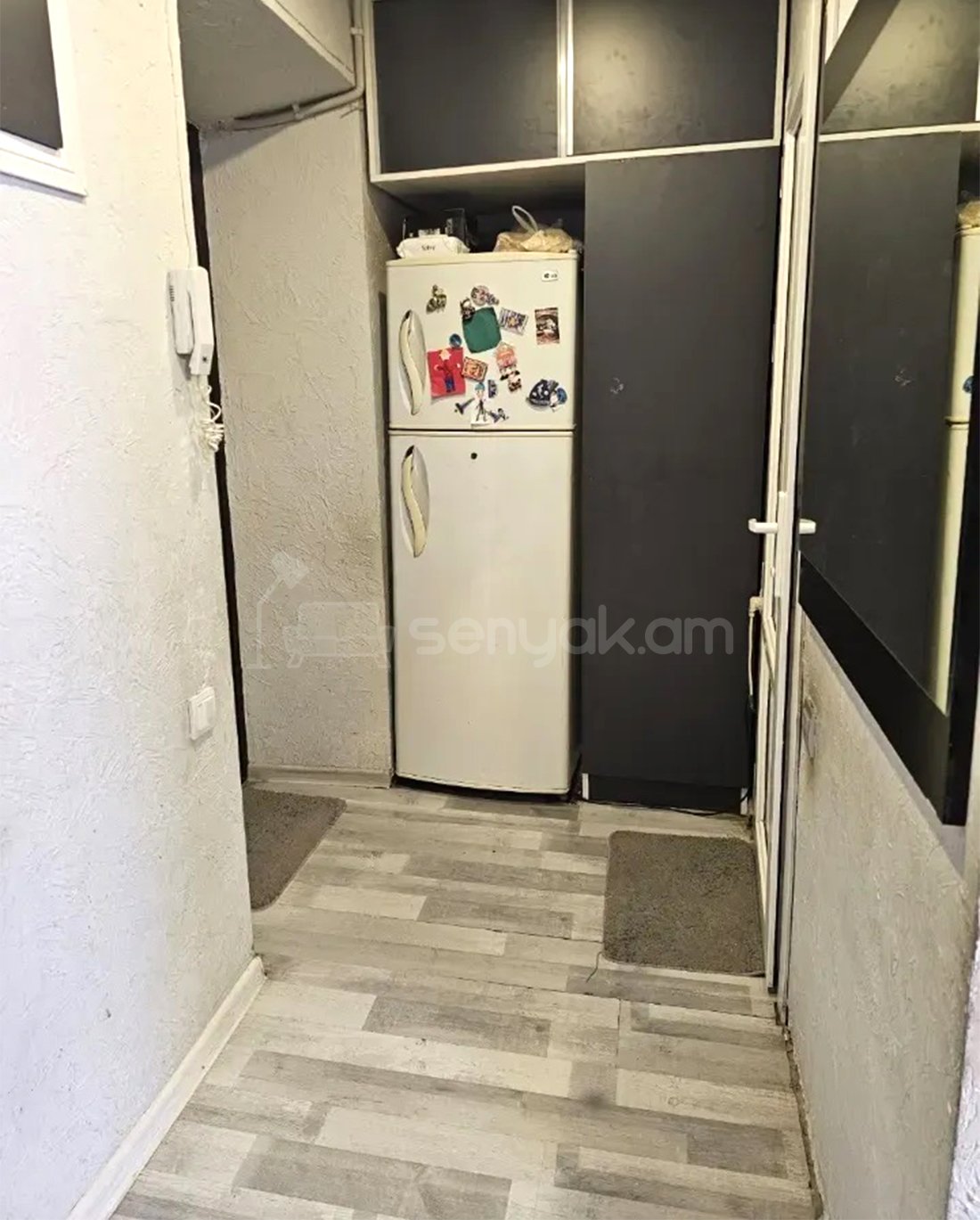 1 Սենյականոց Բնակարան Քարե Շենքում, 30քմ, 3/5 հարկ, Կապիտալ Վերանորոգված