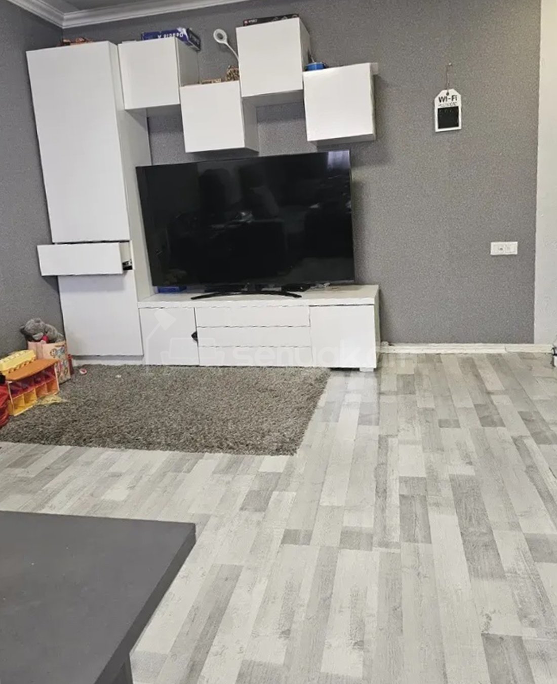 1 Սենյականոց Բնակարան Քարե Շենքում, 30քմ, 3/5 հարկ, Կապիտալ Վերանորոգված