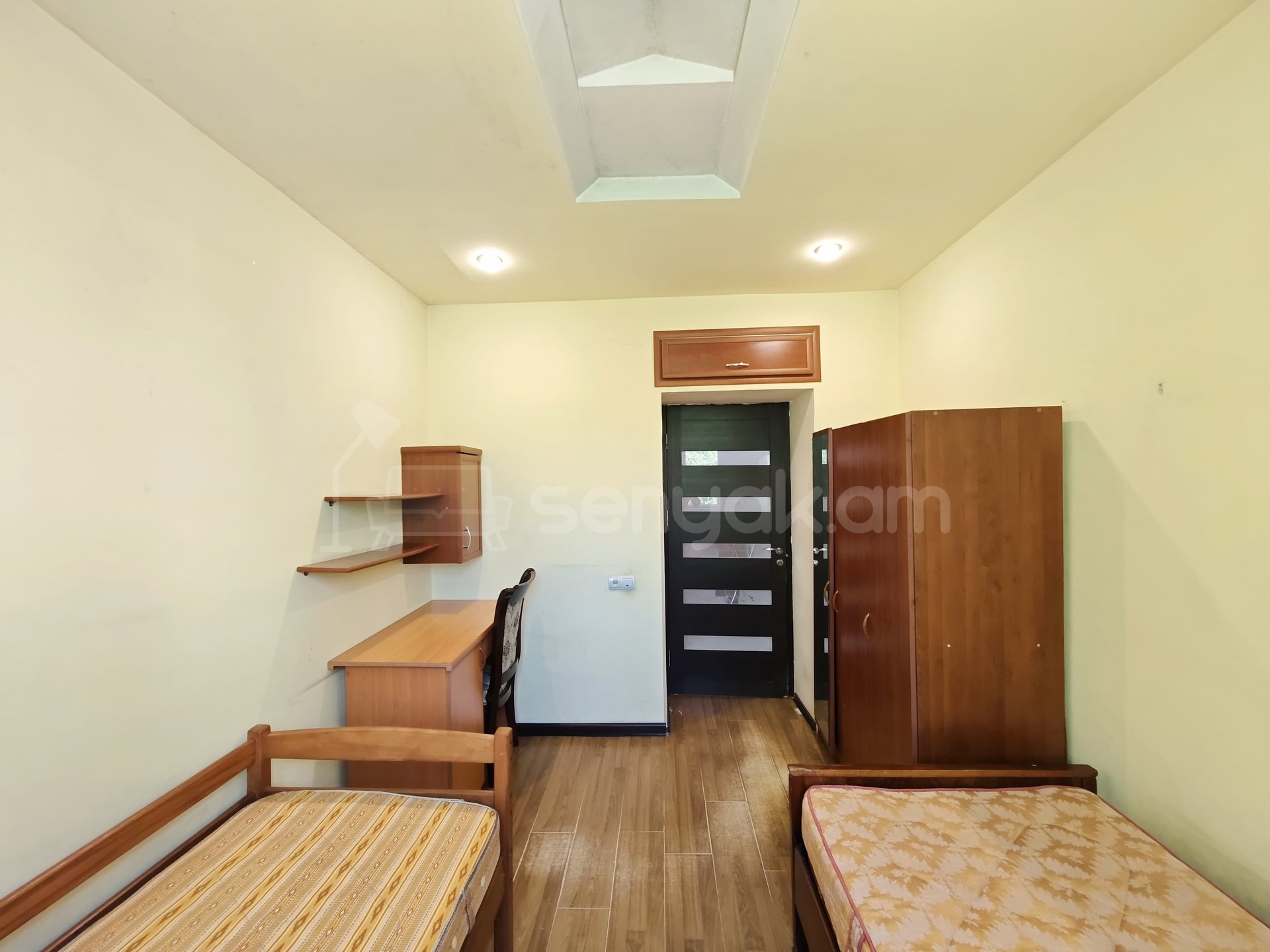 2 Սենյականոց Բնակարան Քարե Շենքում, 65քմ, 3/3 հարկ, Կոսմետիկ Վերանորոգված