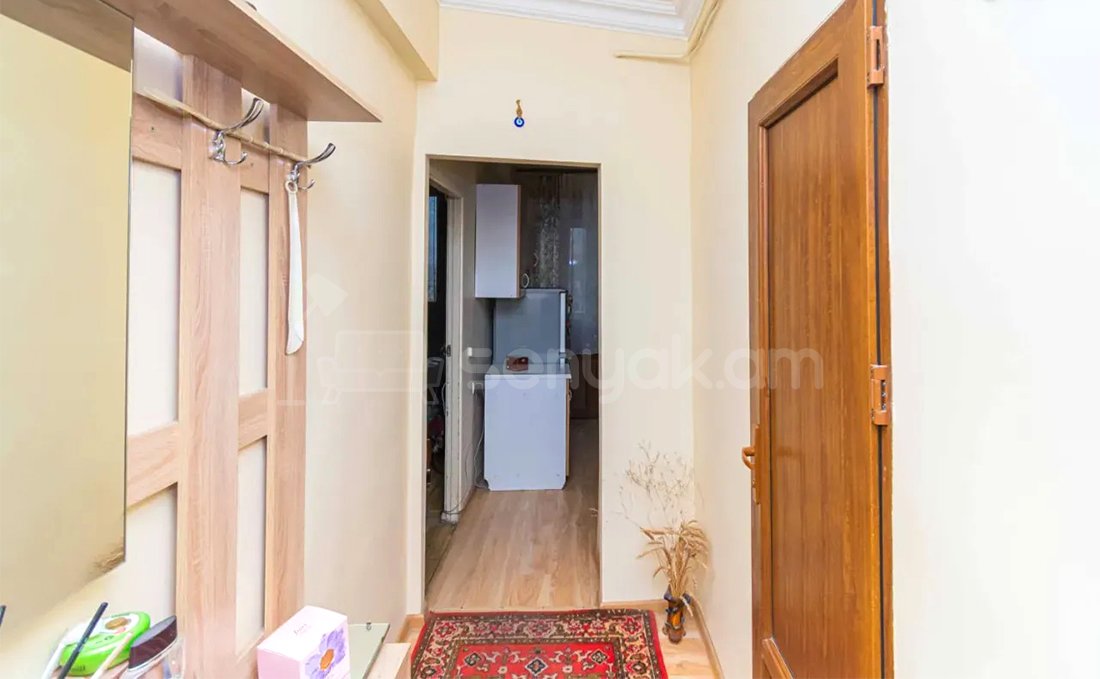 1 Սենյականոց Բնակարան, 44քմ, 9/9 հարկ, Պետական Վիճակում