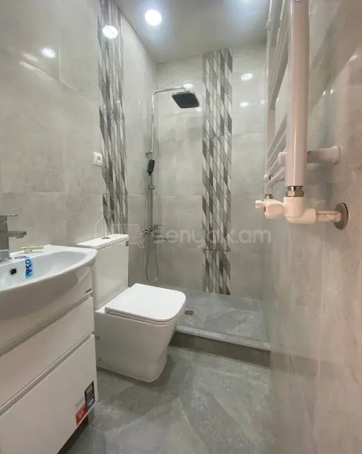 2 Սենյականոց Բնակարան Նորակառույցում, 42քմ, 3/9 հարկ, Կապիտալ Վերանորոգված