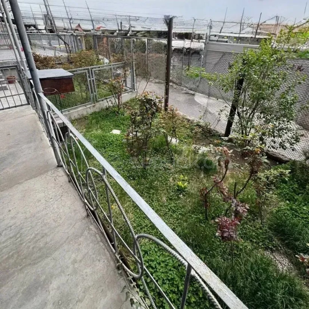 4 Սենյականոց Բնակարան Քարե Շենքում, 99քմ, 1/5 հարկ, Նորմալ Վիճակում