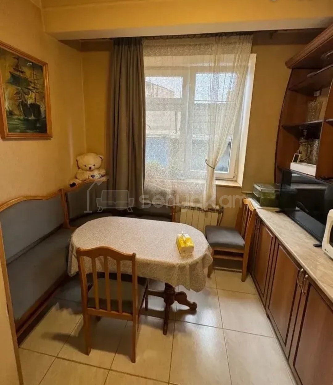 4 Սենյականոց Բնակարան Քարե Շենքում, 99քմ, 1/5 հարկ, Նորմալ Վիճակում