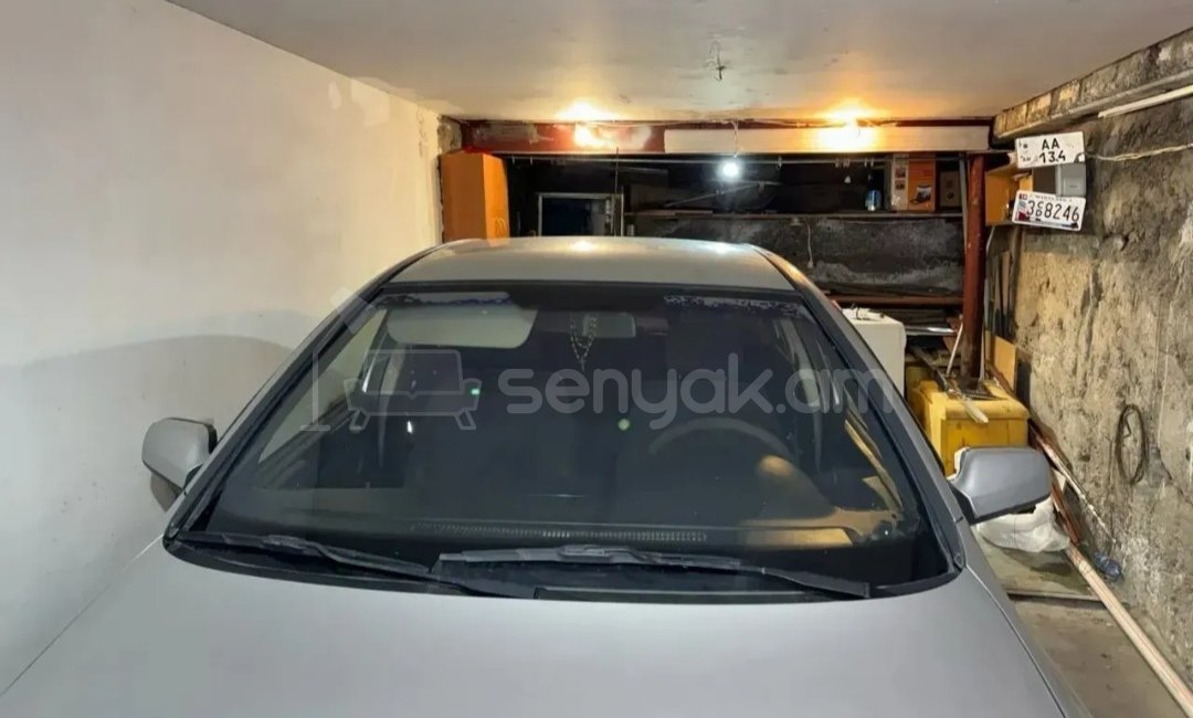 4 Սենյականոց Բնակարան Քարե Շենքում, 99քմ, 1/5 հարկ, Նորմալ Վիճակում