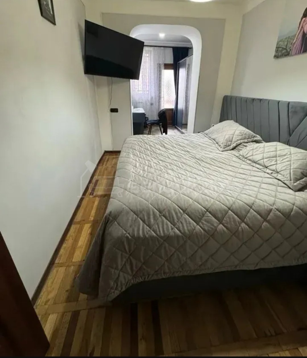 4 Սենյականոց Բնակարան Քարե Շենքում, 99քմ, 1/5 հարկ, Նորմալ Վիճակում