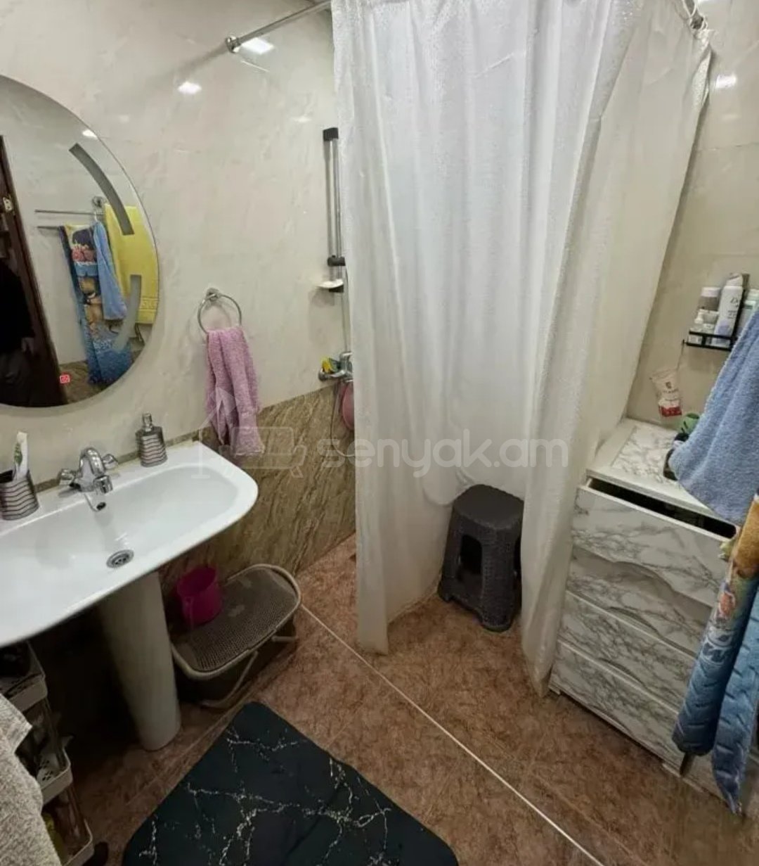 4 Սենյականոց Բնակարան Քարե Շենքում, 99քմ, 1/5 հարկ, Նորմալ Վիճակում