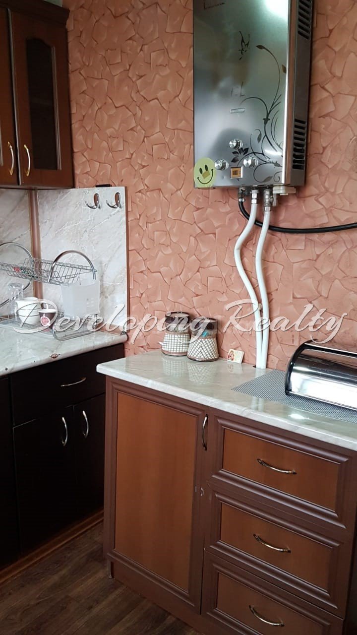 1 Սենյականոց Բնակարան Քարե Շենքում, 38քմ, 4/5 հարկ, Նորմալ Վիճակում