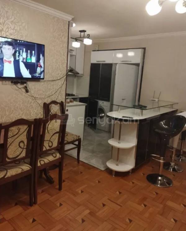 2 Սենյականոց Բնակարան Քարե Շենքում, 44քմ, 1/4 հարկ, Դիզայներական Վերանորոգված, Կահավորված, Արևկող