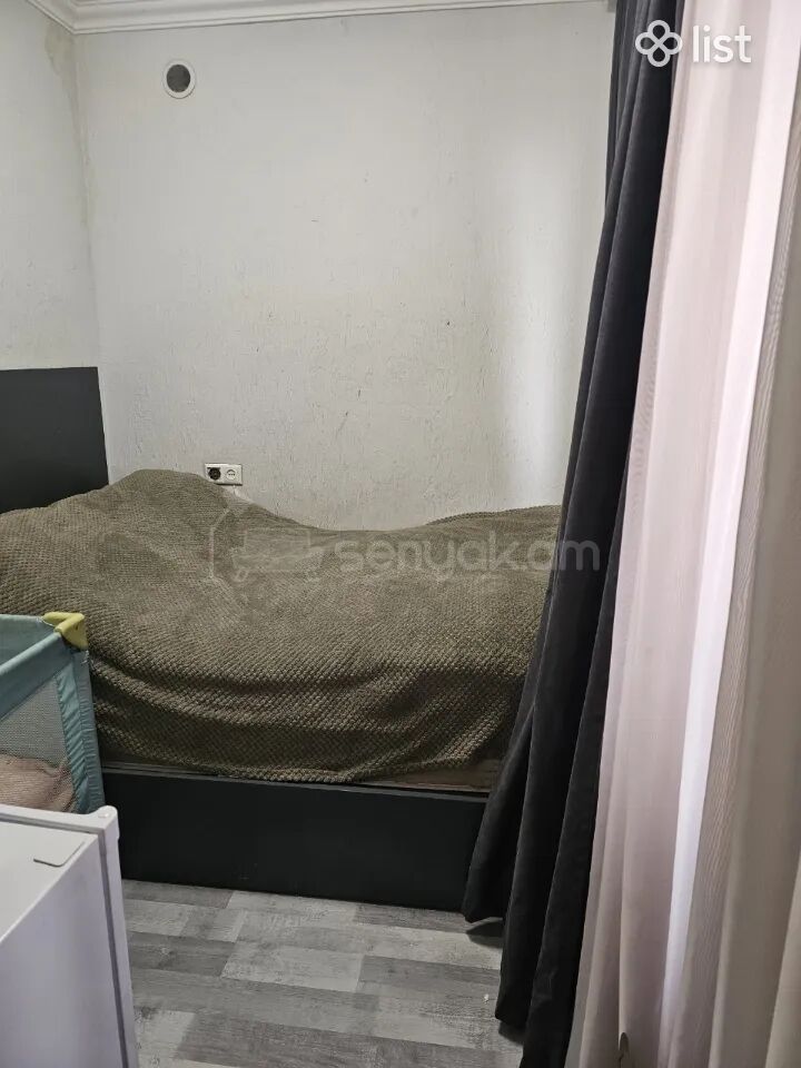 1 Սենյականոց Բնակարան Քարե Շենքում, 32քմ, 3/5 հարկ, Կապիտալ Վերանորոգված