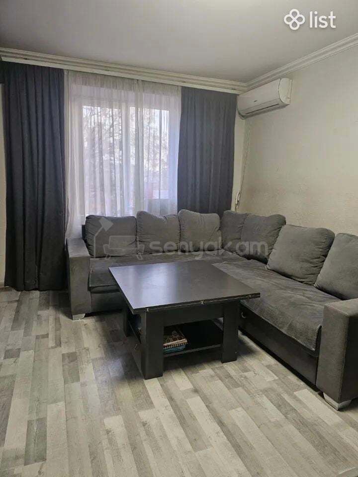 1 Սենյականոց Բնակարան Քարե Շենքում, 32քմ, 3/5 հարկ, Կապիտալ Վերանորոգված