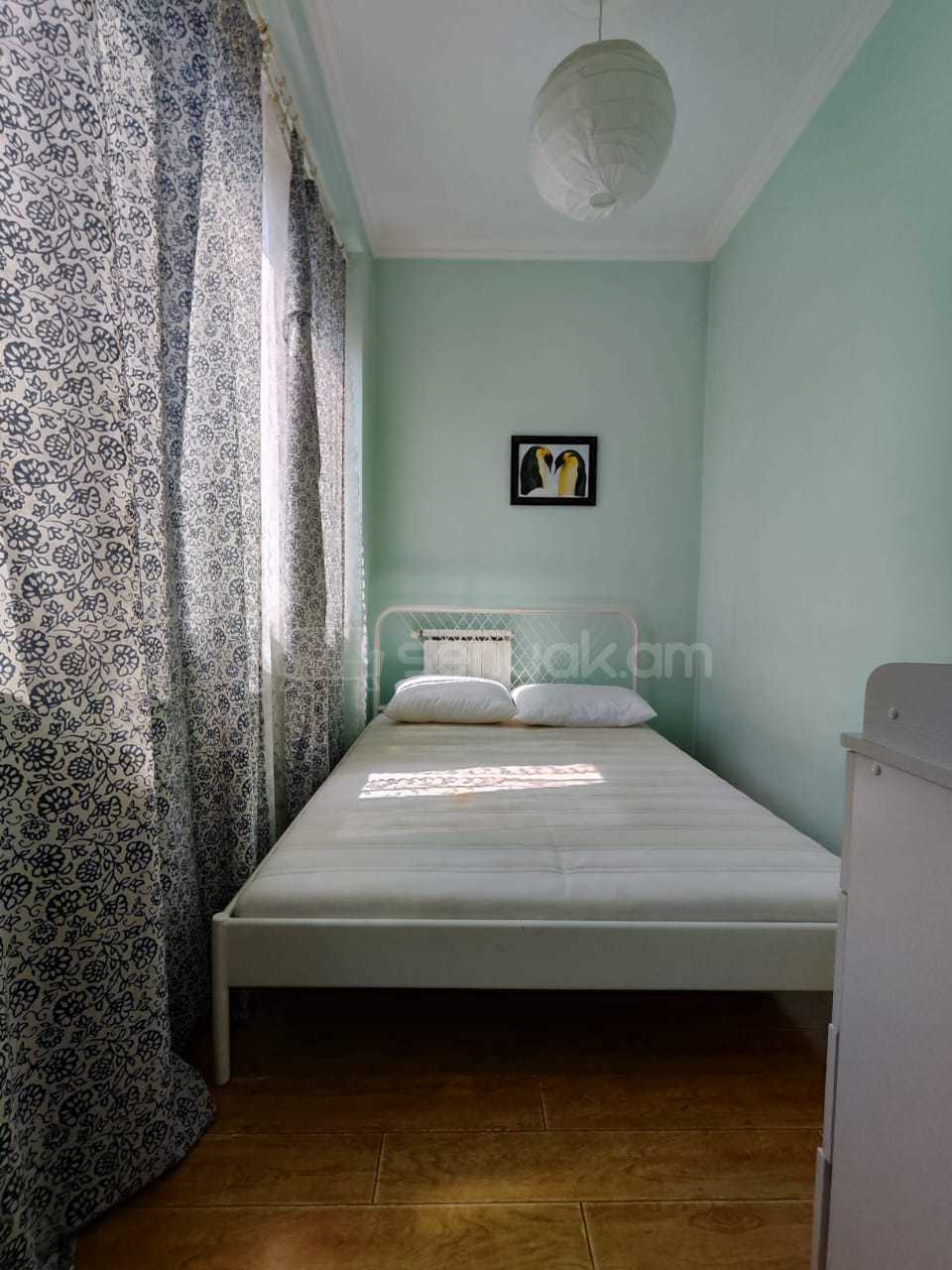 3 Սենյականոց Բնակարան Քարե Շենքում, 80քմ, 3/6 հարկ, Կապիտալ Վերանորոգված, Կահավորված