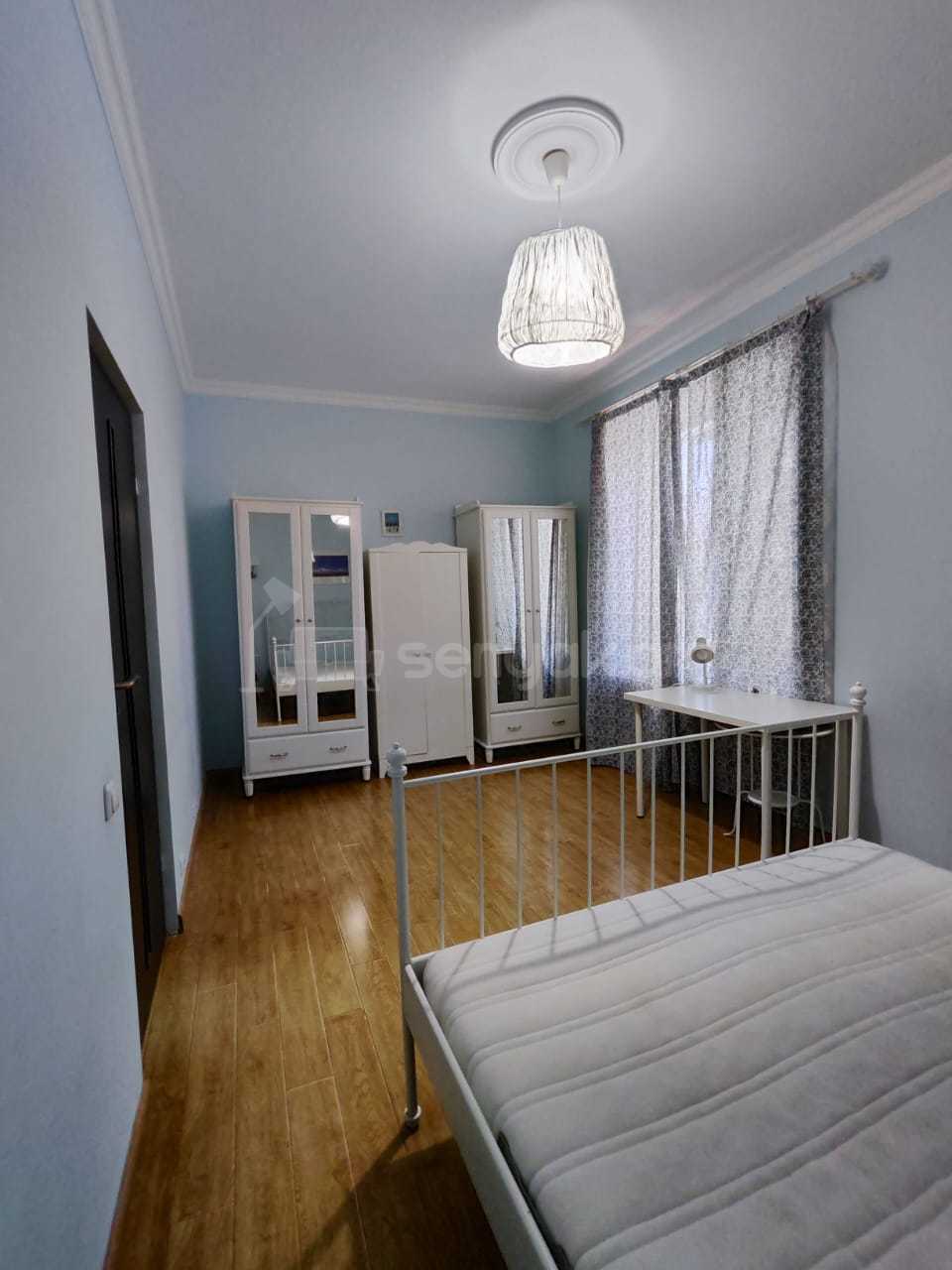 3 Սենյականոց Բնակարան Քարե Շենքում, 80քմ, 3/6 հարկ, Կապիտալ Վերանորոգված, Կահավորված