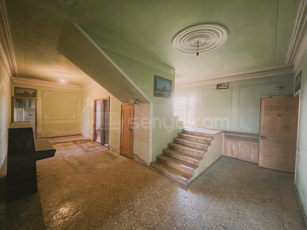 8 Սենյականոց Սեփական Տուն, 580քմ, Ավտոտնակով