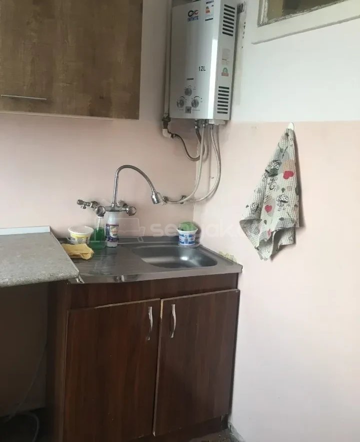 1 Սենյականոց Բնակարան, 32քմ, 5/5 հարկ, Նորմալ Վիճակում, Կահավորված