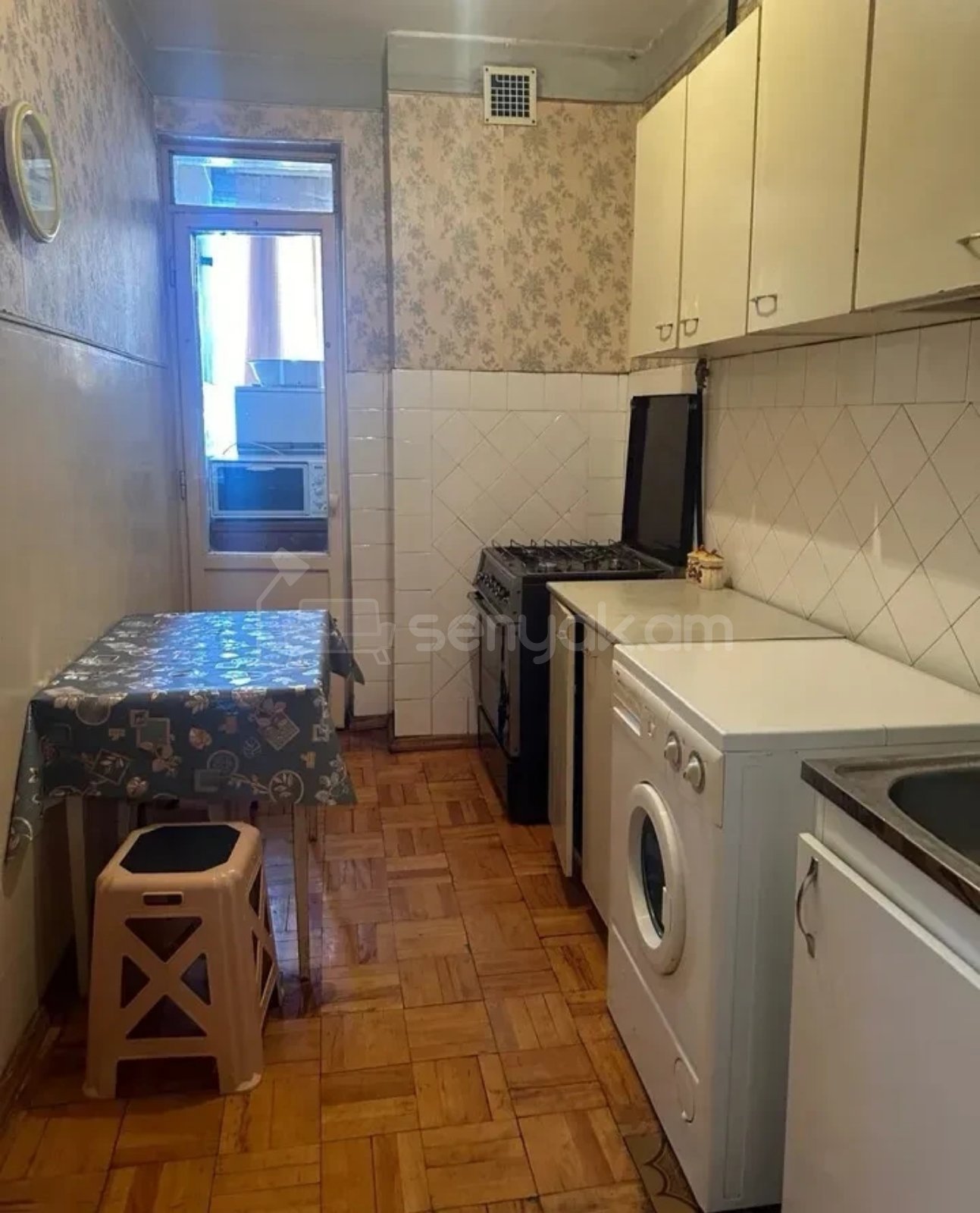 2 Սենյականոց Բնակարան Քարե Շենքում, 68քմ, 3/5 հարկ, Պետական Վիճակում, Կահավորված, Արևկող