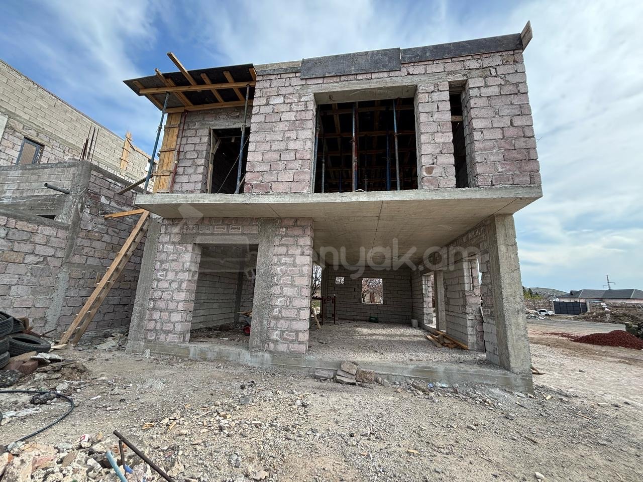8 Սենյականոց Շքեղ Առանձնատուն, 180քմ