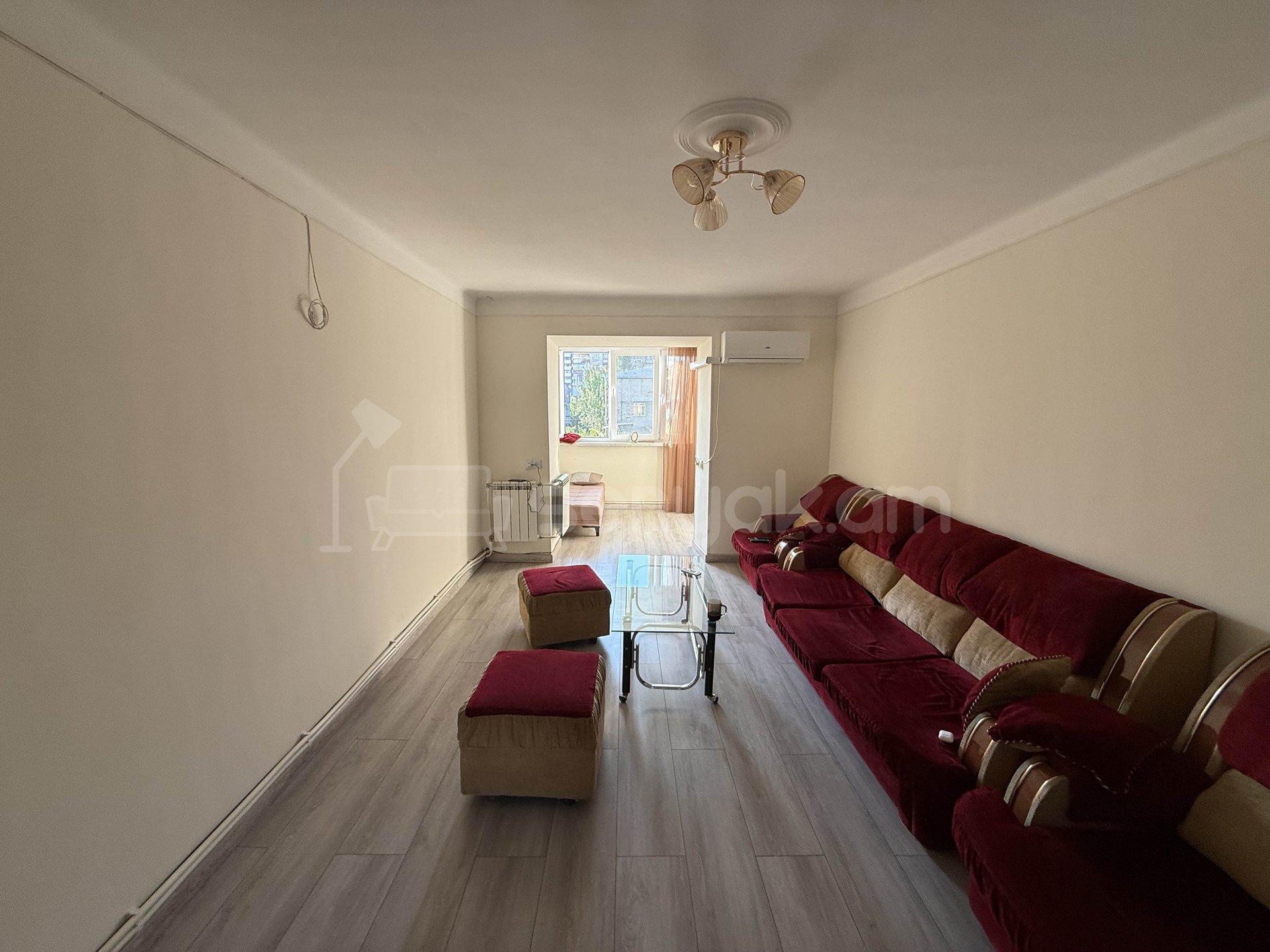 2 Սենյականոց Բնակարան Քարե Շենքում, 60քմ, 4/5 հարկ, Կապիտալ Վերանորոգված