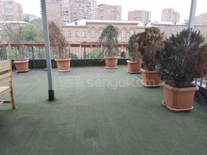 6 Սենյականոց Բնակարան Քարե Շենքում, 186քմ, 3/3 հարկ, Կոսմետիկ Վերանորոգված