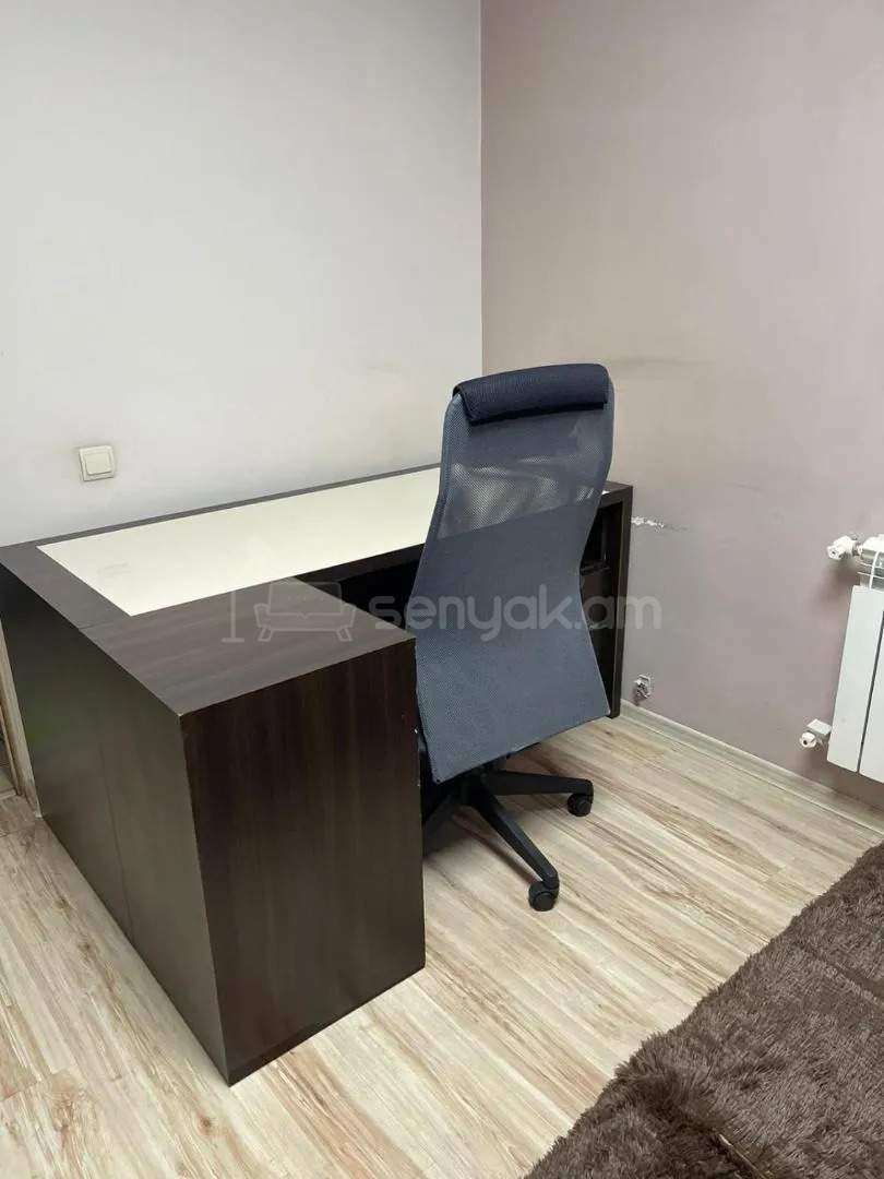 6 Սենյականոց Բնակարան Քարե Շենքում, 186քմ, 3/3 հարկ, Կոսմետիկ Վերանորոգված