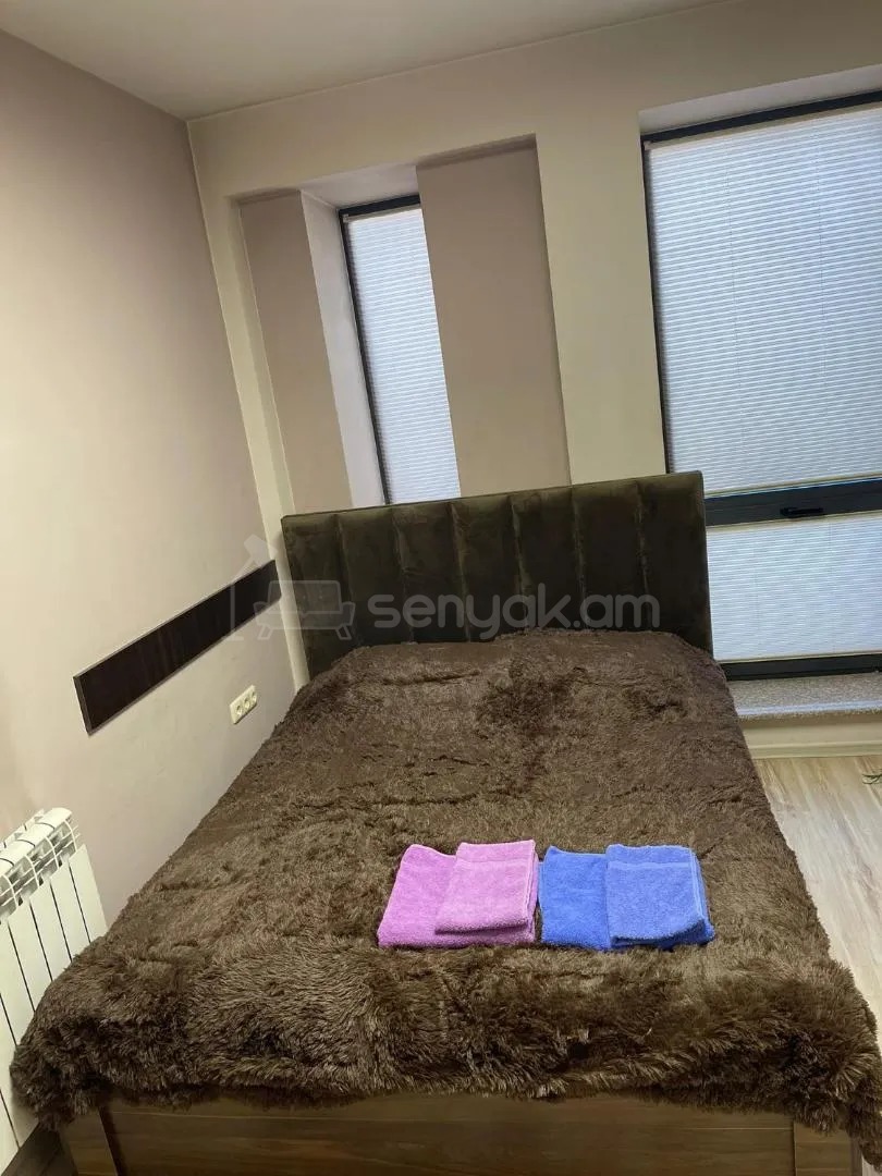 6 Սենյականոց Բնակարան Քարե Շենքում, 186քմ, 3/3 հարկ, Կոսմետիկ Վերանորոգված