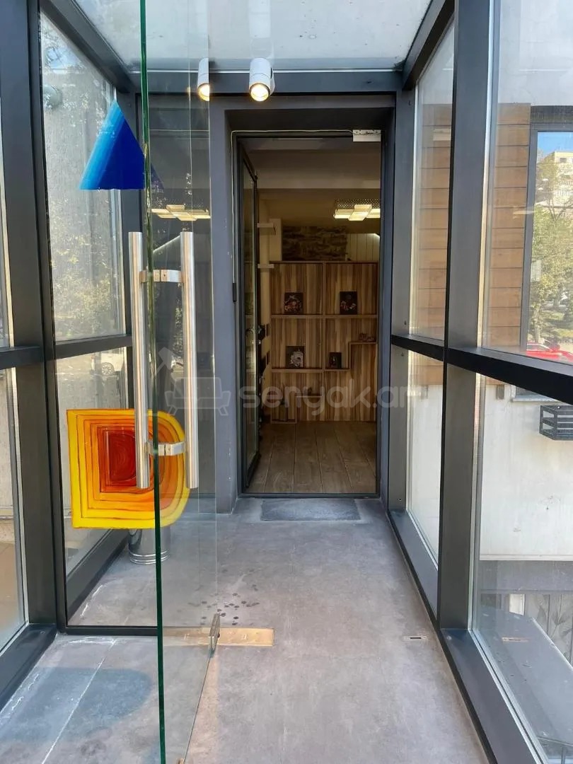 6 Սենյականոց Բնակարան Քարե Շենքում, 186քմ, 3/3 հարկ, Կոսմետիկ Վերանորոգված