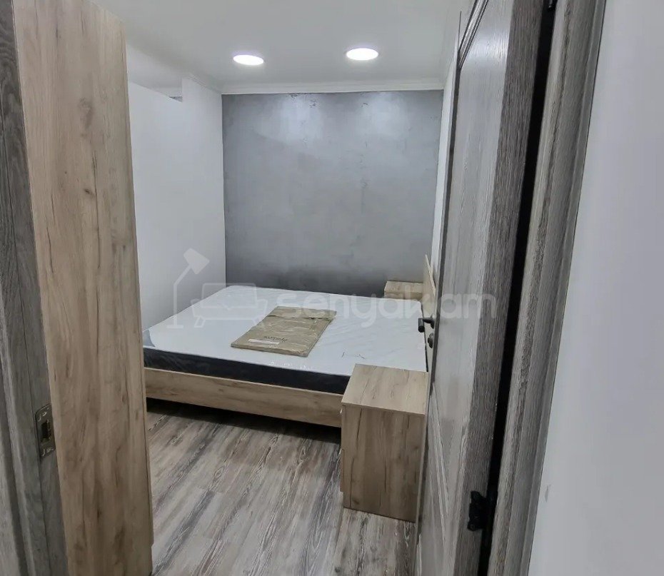 2 Սենյականոց Բնակարան Քարե Շենքում, 45քմ, 4/5 հարկ, Դիզայներական Վերանորոգված, Կահավորված, Արևկող