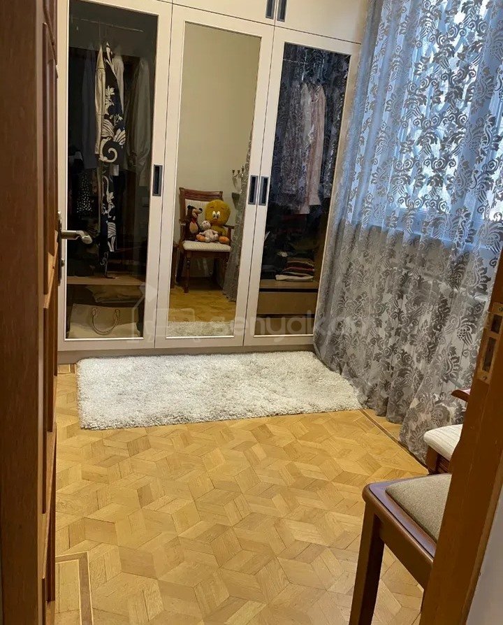 3 Սենյականոց Բնակարան Քարե Շենքում, 79քմ, 2/5 հարկ, Կապիտալ Վերանորոգված